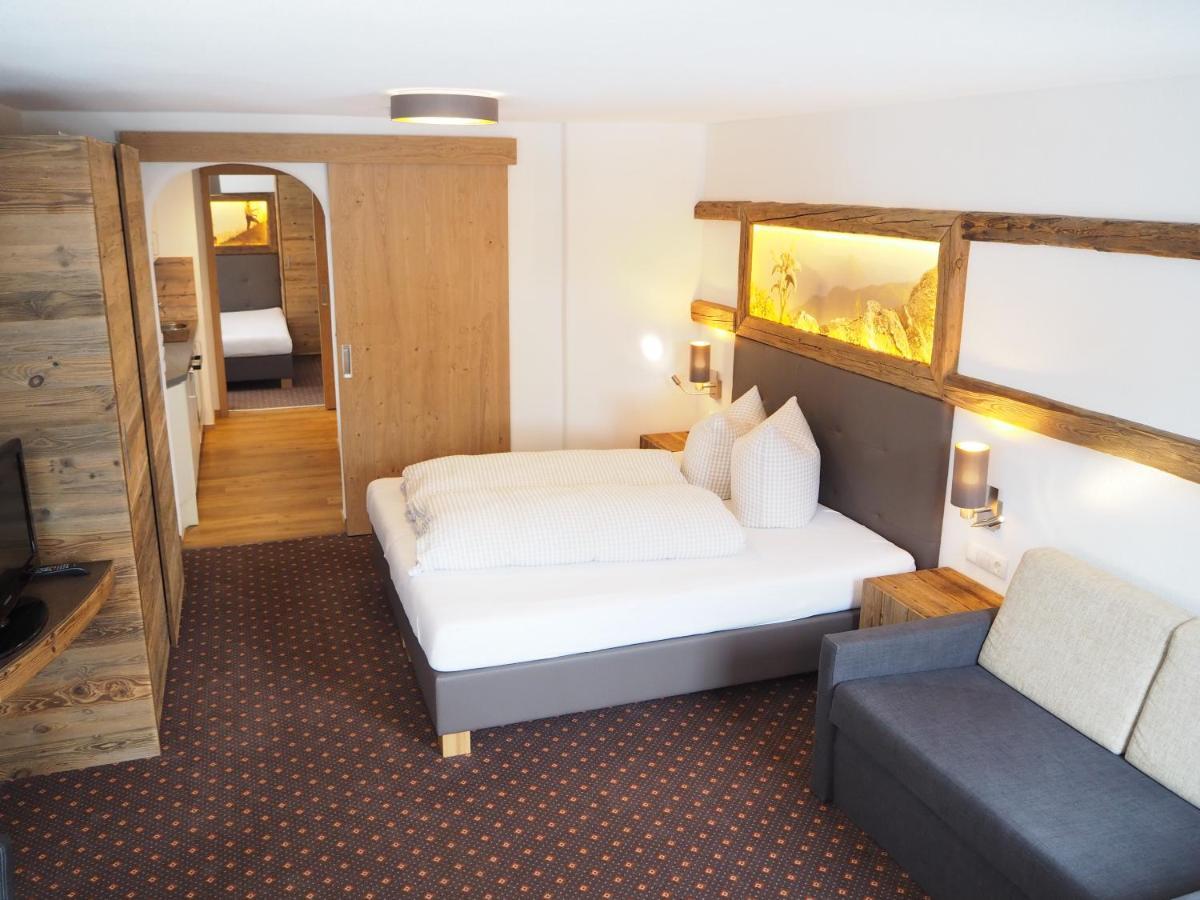 Almhof-Reithof Pitztal Hotel Sankt Leonhard im Pitztal Buitenkant foto